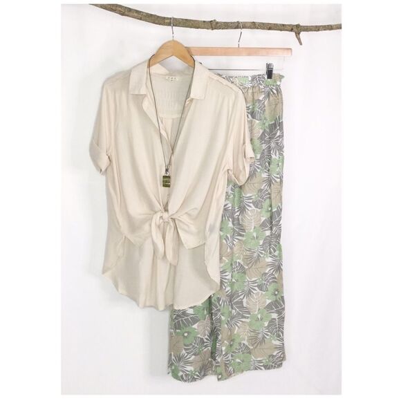 𝅺"TIE It On A Knot" woven Shirt In Almond - Picture 1 of 13